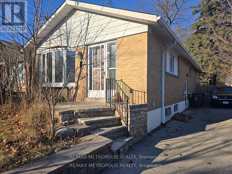 BSMT - 38 COPPING ROAD, Toronto, Ontario