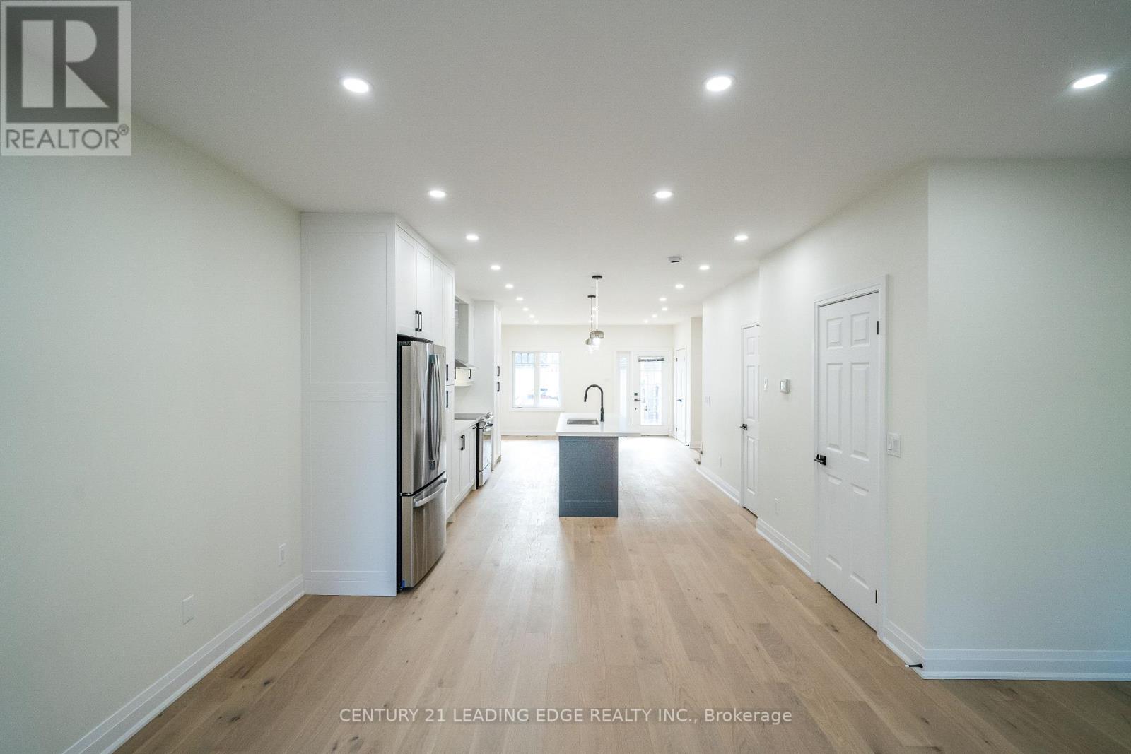 22 Milroy Lane, Markham, Ontario  L6B 1B5 - Photo 3 - N12584546