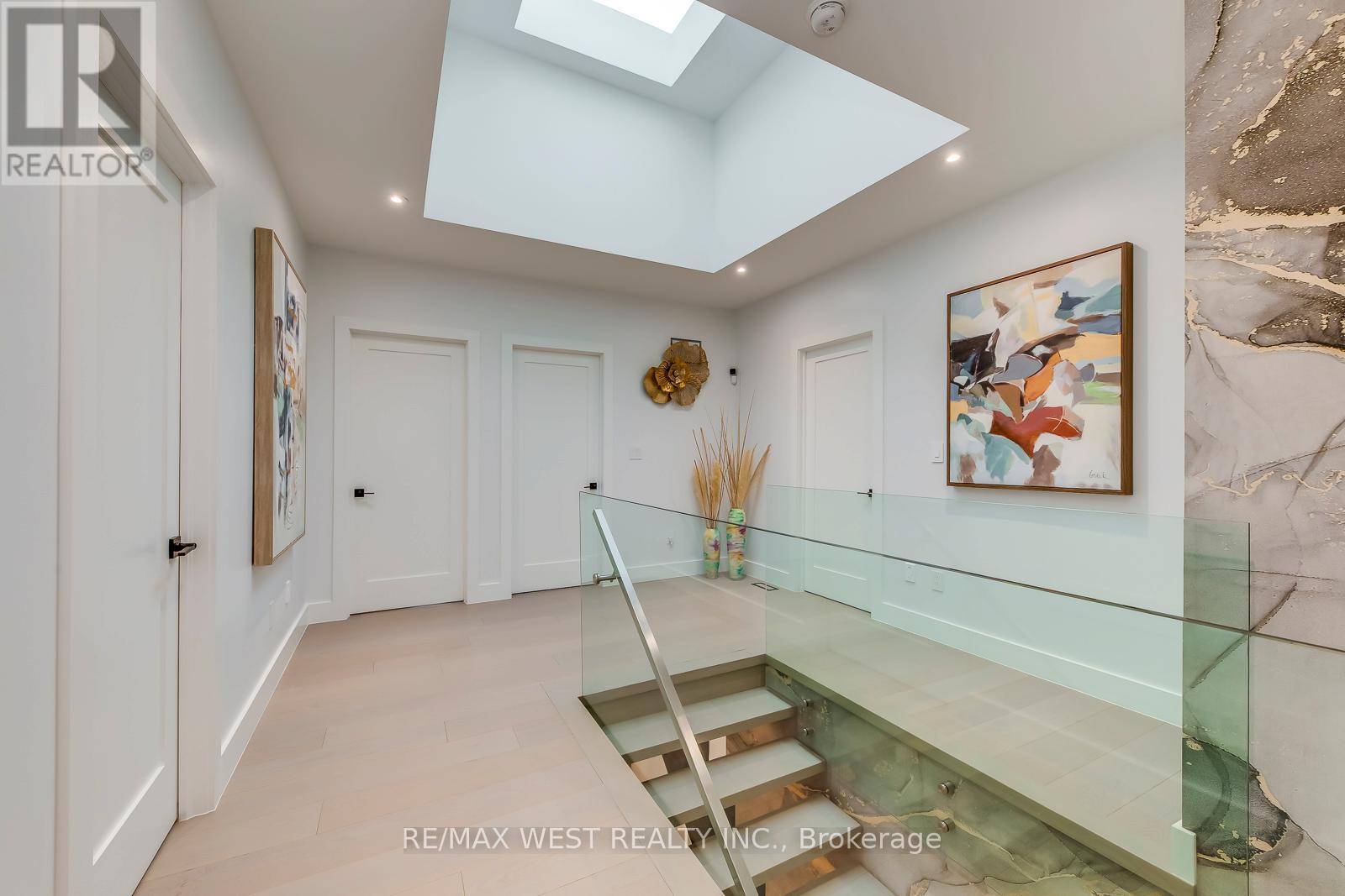 6 Creston Road, Toronto, Ontario  M6A 1J1 - Photo 18 - W12584644