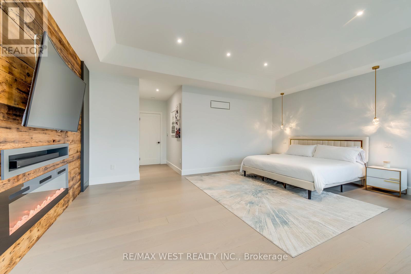 6 Creston Road, Toronto, Ontario  M6A 1J1 - Photo 22 - W12584644