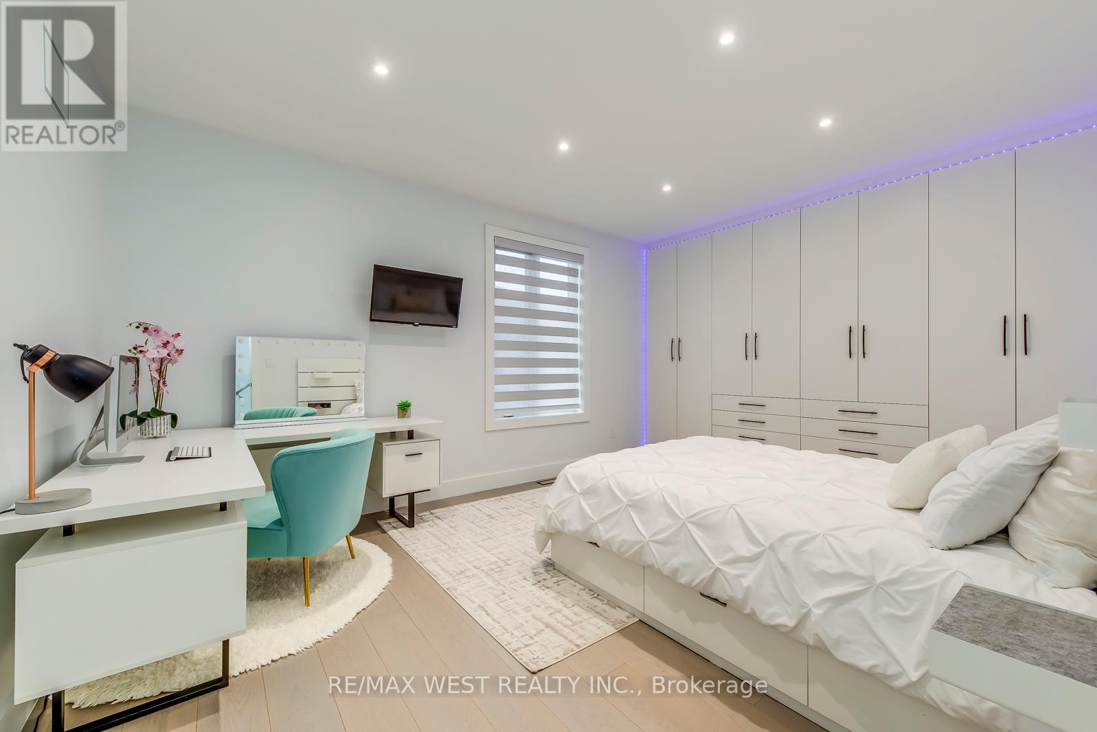 6 Creston Road, Toronto, Ontario  M6A 1J1 - Photo 34 - W12584644