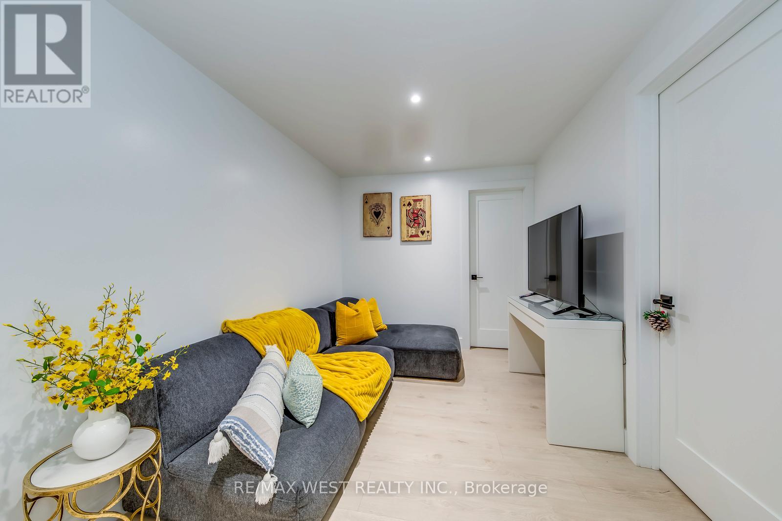 6 Creston Road, Toronto, Ontario  M6A 1J1 - Photo 36 - W12584644