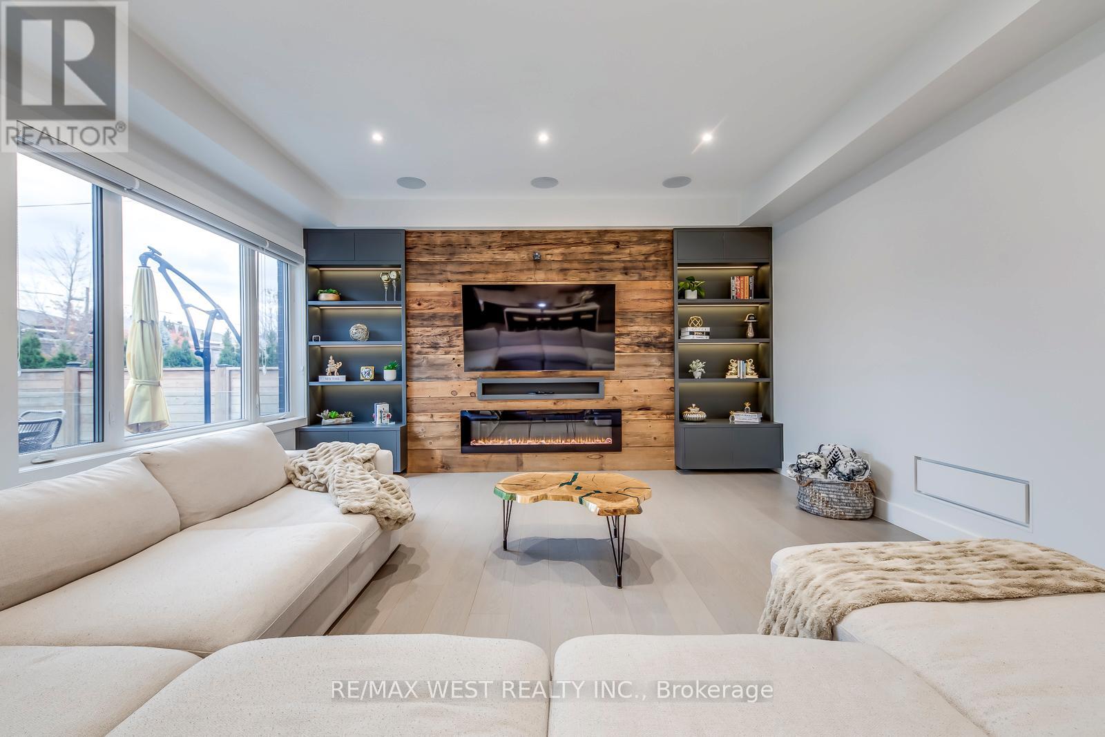 6 Creston Road, Toronto, Ontario  M6A 1J1 - Photo 15 - W12584644