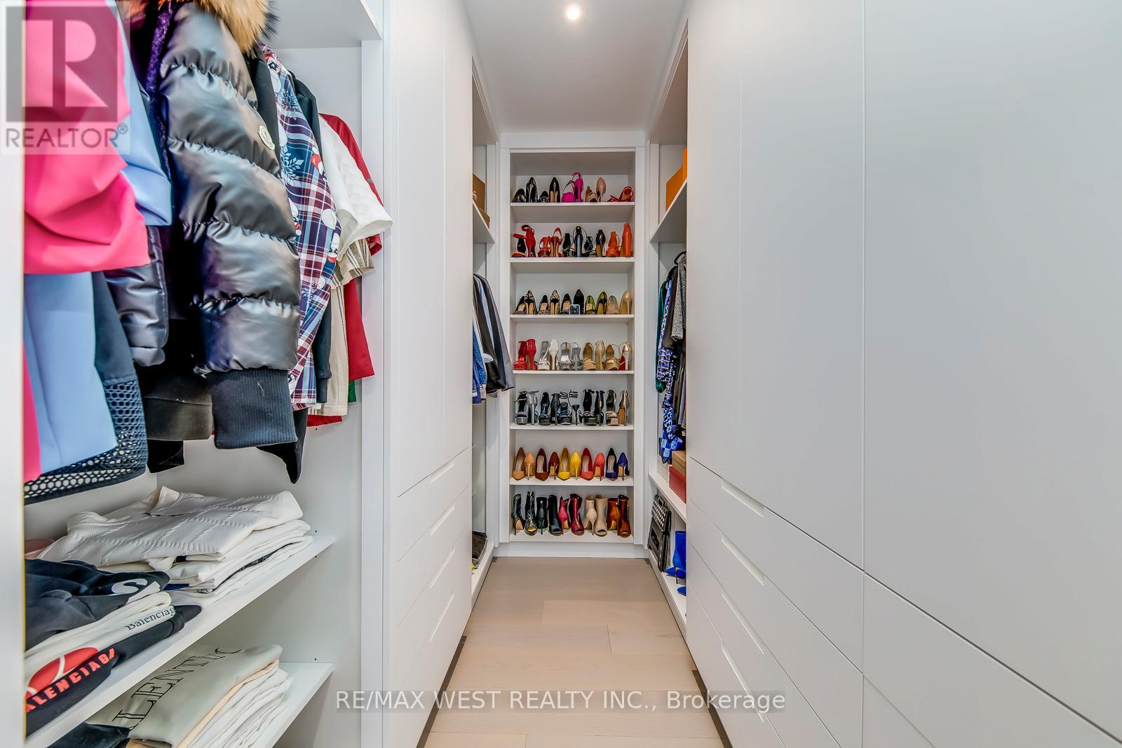 6 Creston Road, Toronto, Ontario  M6A 1J1 - Photo 23 - W12584644