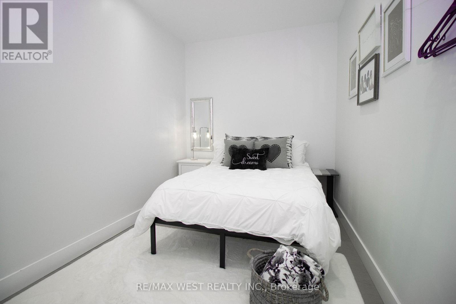 6 Creston Road, Toronto, Ontario  M6A 1J1 - Photo 41 - W12584644