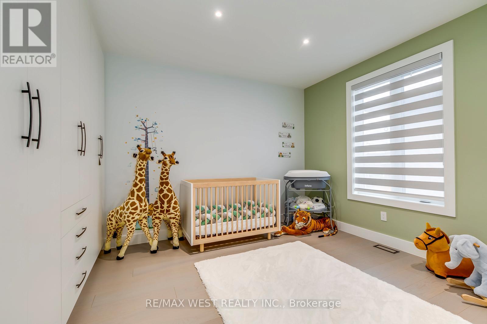 6 Creston Road, Toronto, Ontario  M6A 1J1 - Photo 32 - W12584644