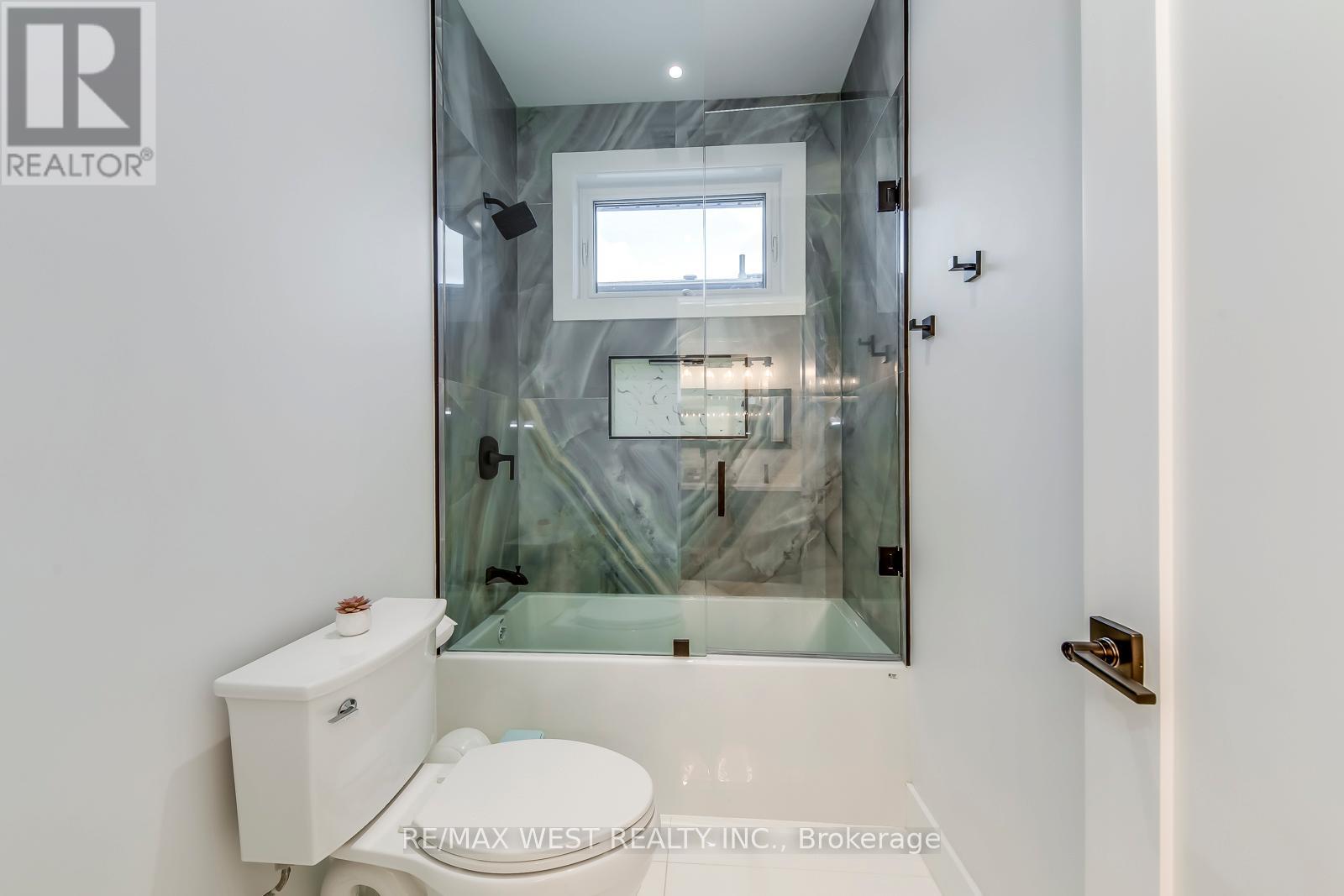 6 Creston Road, Toronto, Ontario  M6A 1J1 - Photo 29 - W12584644