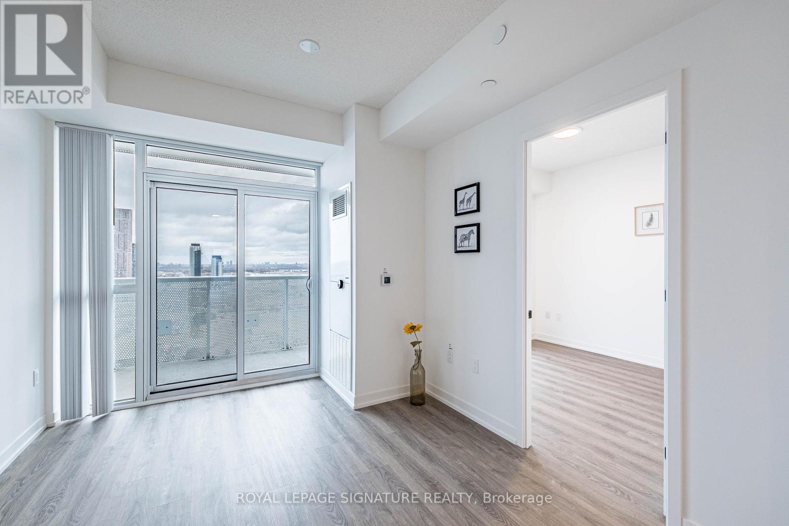 3007 - 8 Interchange Way, Vaughan (Vaughan Corporate Centre), Ontario  L4K 5Z7 - Photo 16 - N12585482