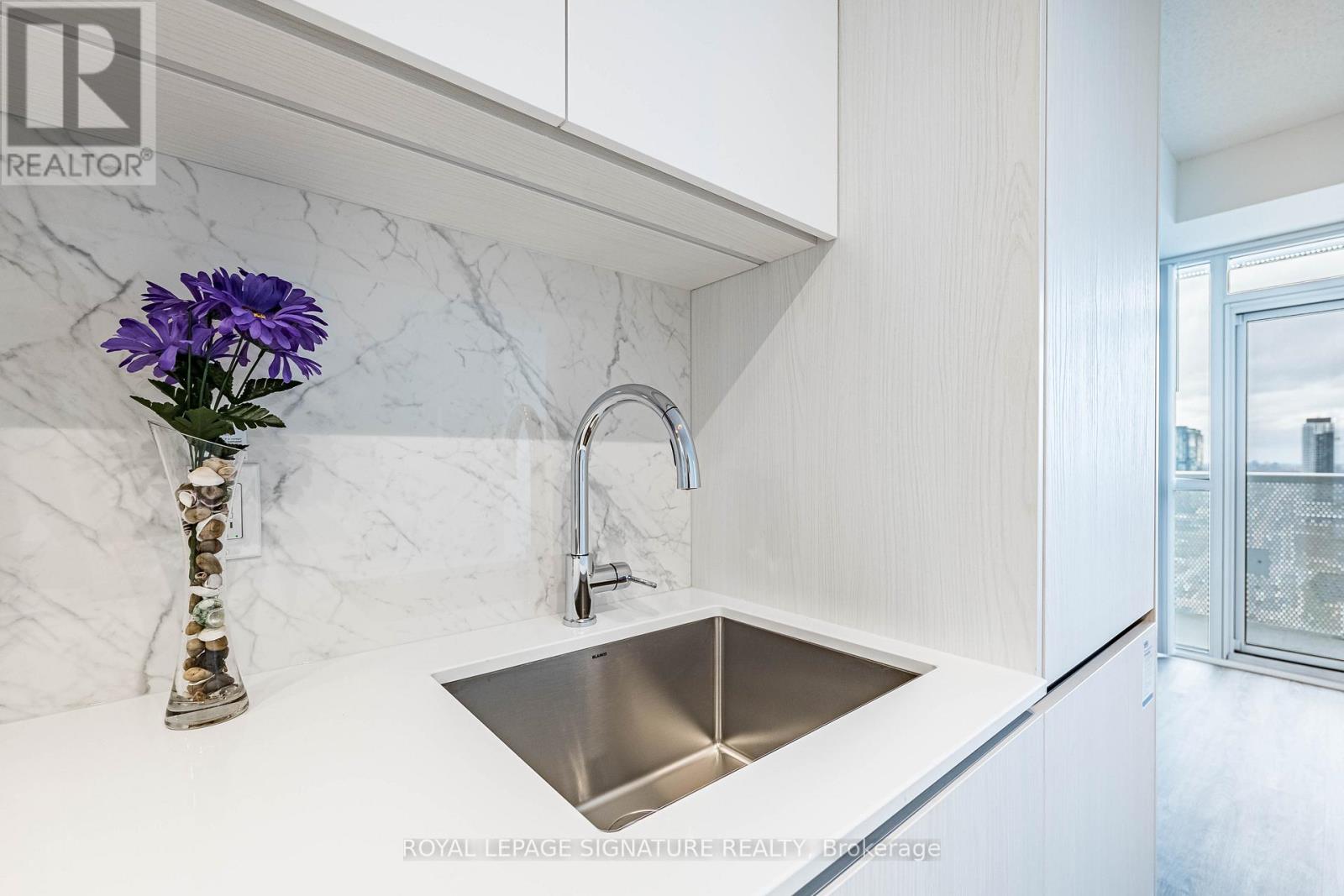 3007 - 8 Interchange Way, Vaughan (Vaughan Corporate Centre), Ontario  L4K 5Z7 - Photo 22 - N12585482