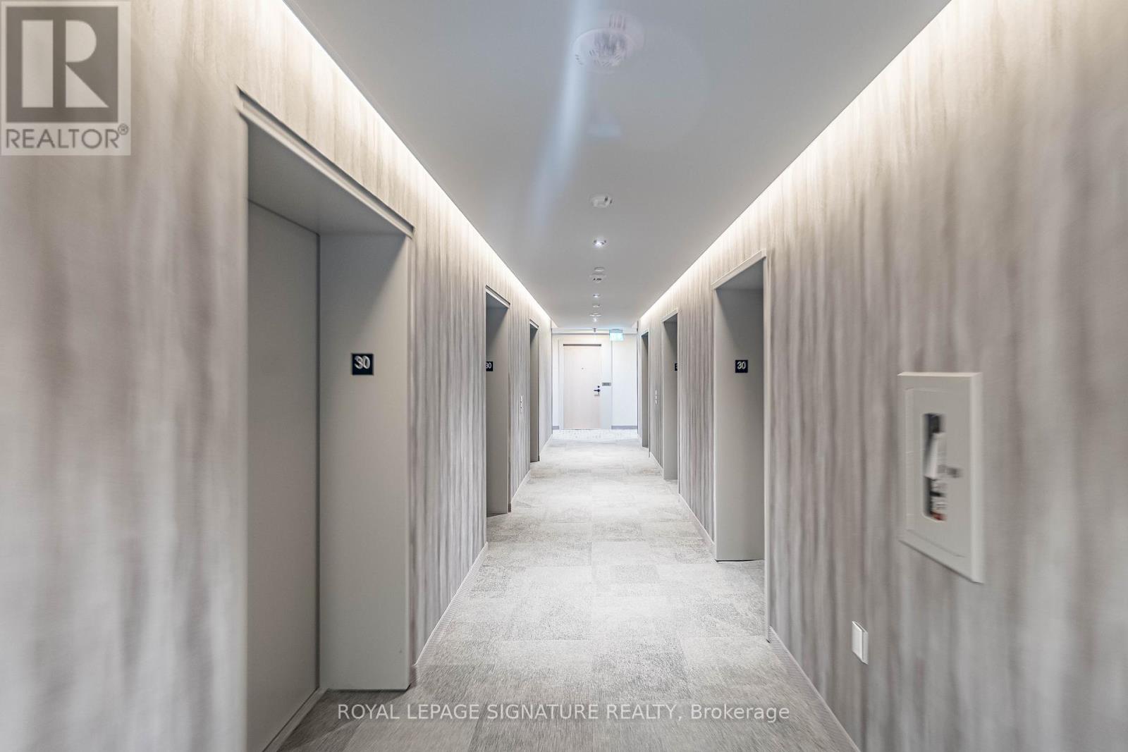 3007 - 8 Interchange Way, Vaughan (Vaughan Corporate Centre), Ontario  L4K 5Z7 - Photo 7 - N12585482