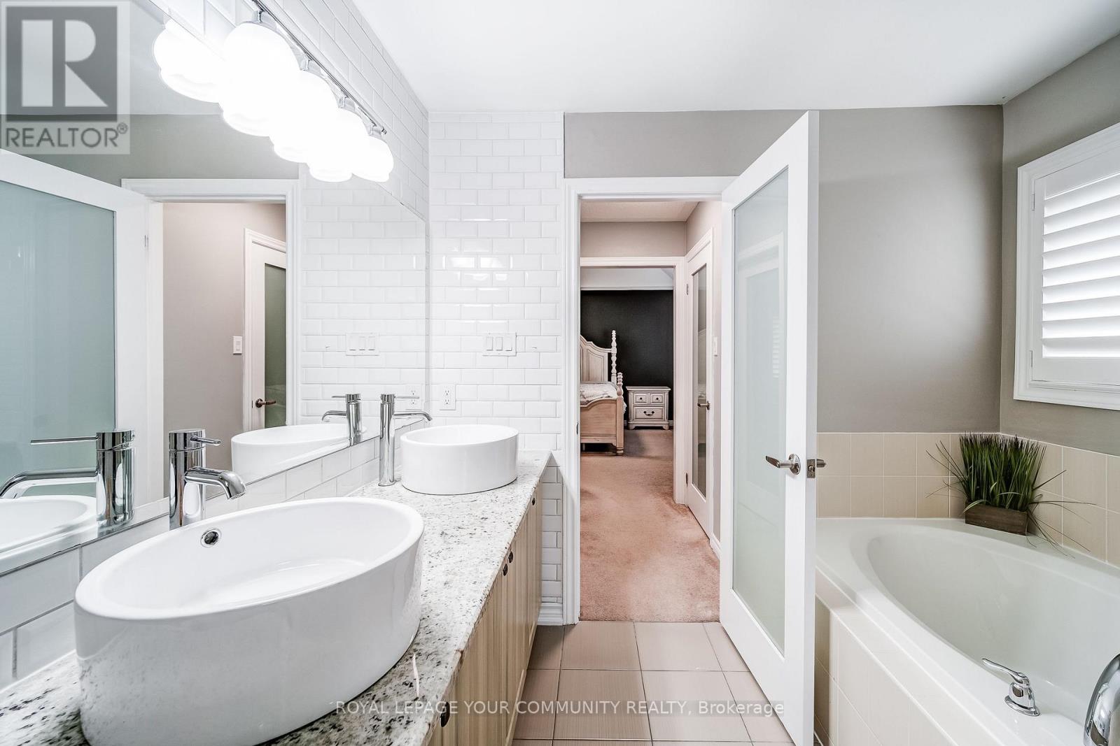 57 Lampkin Street, Georgina, Ontario  L0E 1R0 - Photo 32 - N12585486