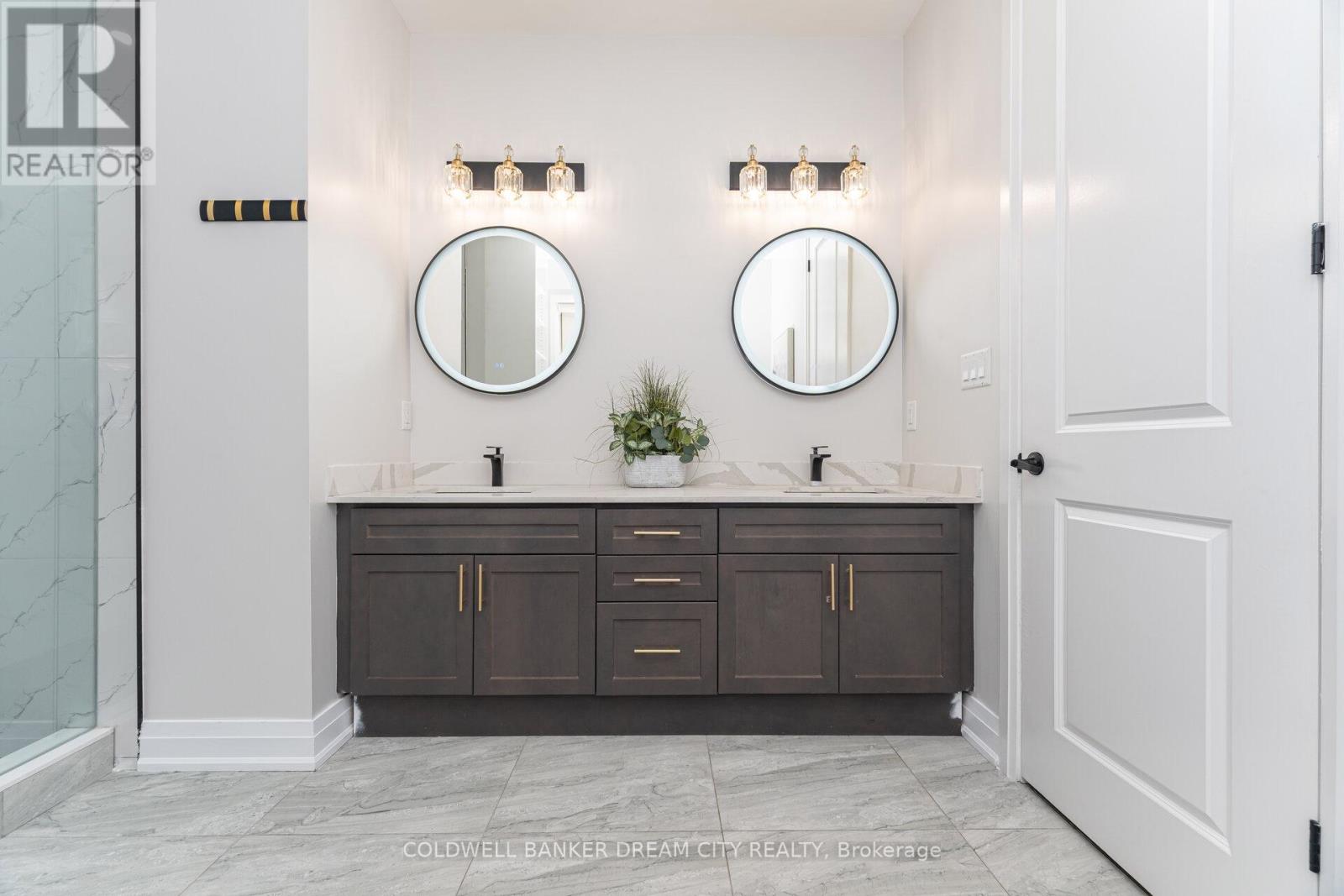 67 Eberly Woods Drive, Caledon, Ontario  L7C 4J3 - Photo 21 - W12585462