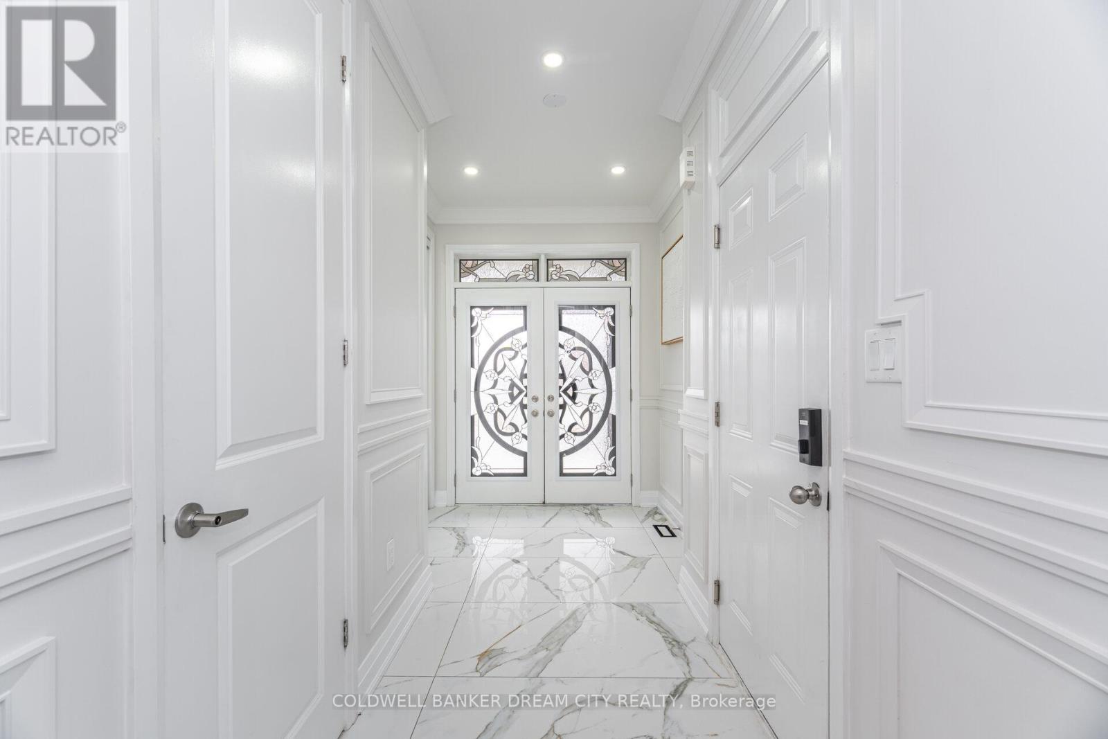 67 Eberly Woods Drive, Caledon, Ontario  L7C 4J3 - Photo 3 - W12585462