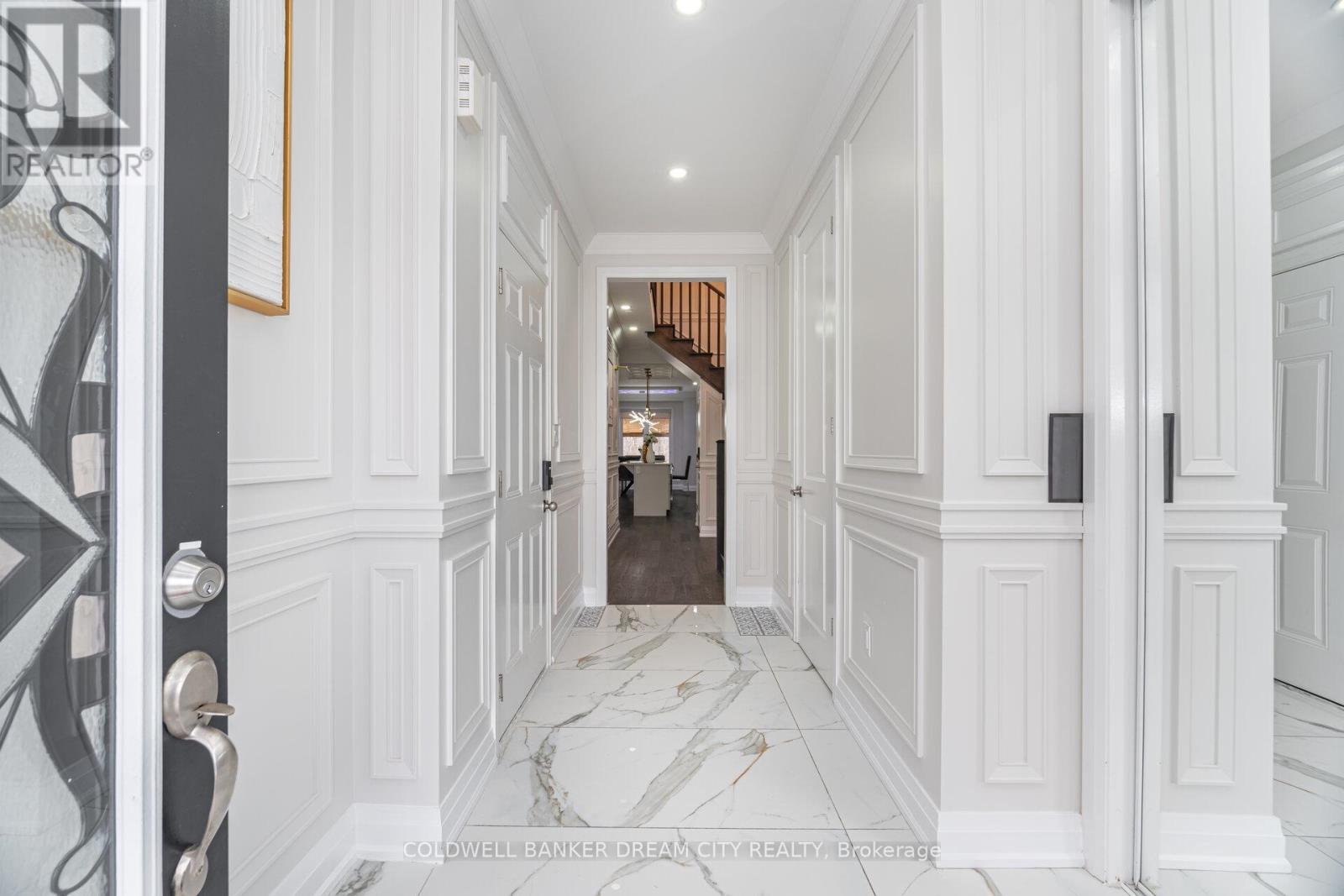 67 Eberly Woods Drive, Caledon, Ontario  L7C 4J3 - Photo 4 - W12585462