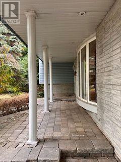 1085 Pearson Drive, Oakville, Ontario  L6H 2A9 - Photo 3 - W12585468