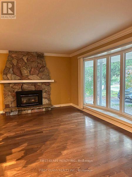 1085 Pearson Drive, Oakville, Ontario  L6H 2A9 - Photo 6 - W12585468