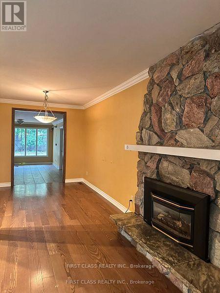 1085 Pearson Drive, Oakville, Ontario  L6H 2A9 - Photo 8 - W12585468