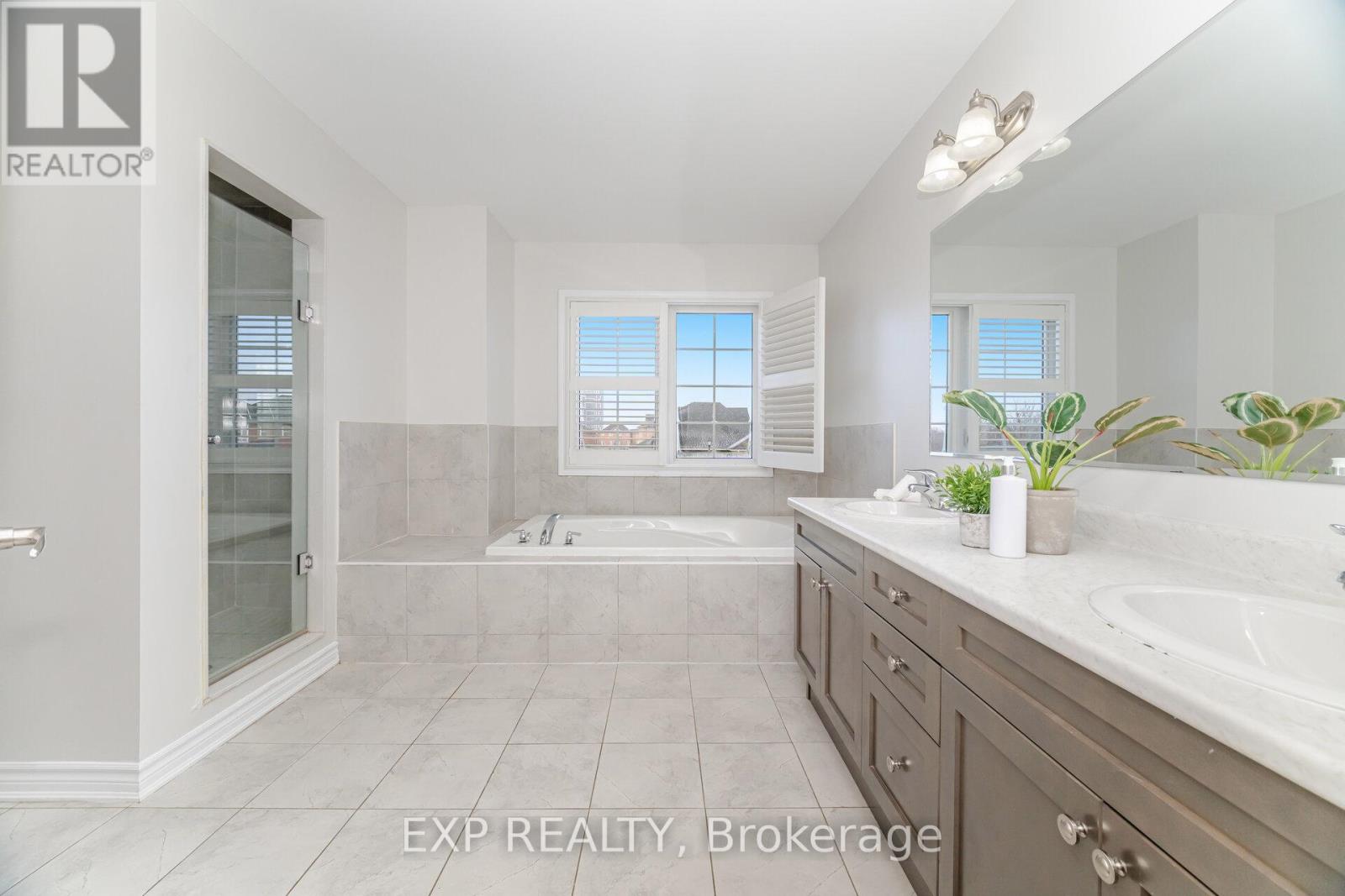 573 Langholm Street, Milton, Ontario  L9T 9A2 - Photo 25 - W12585474