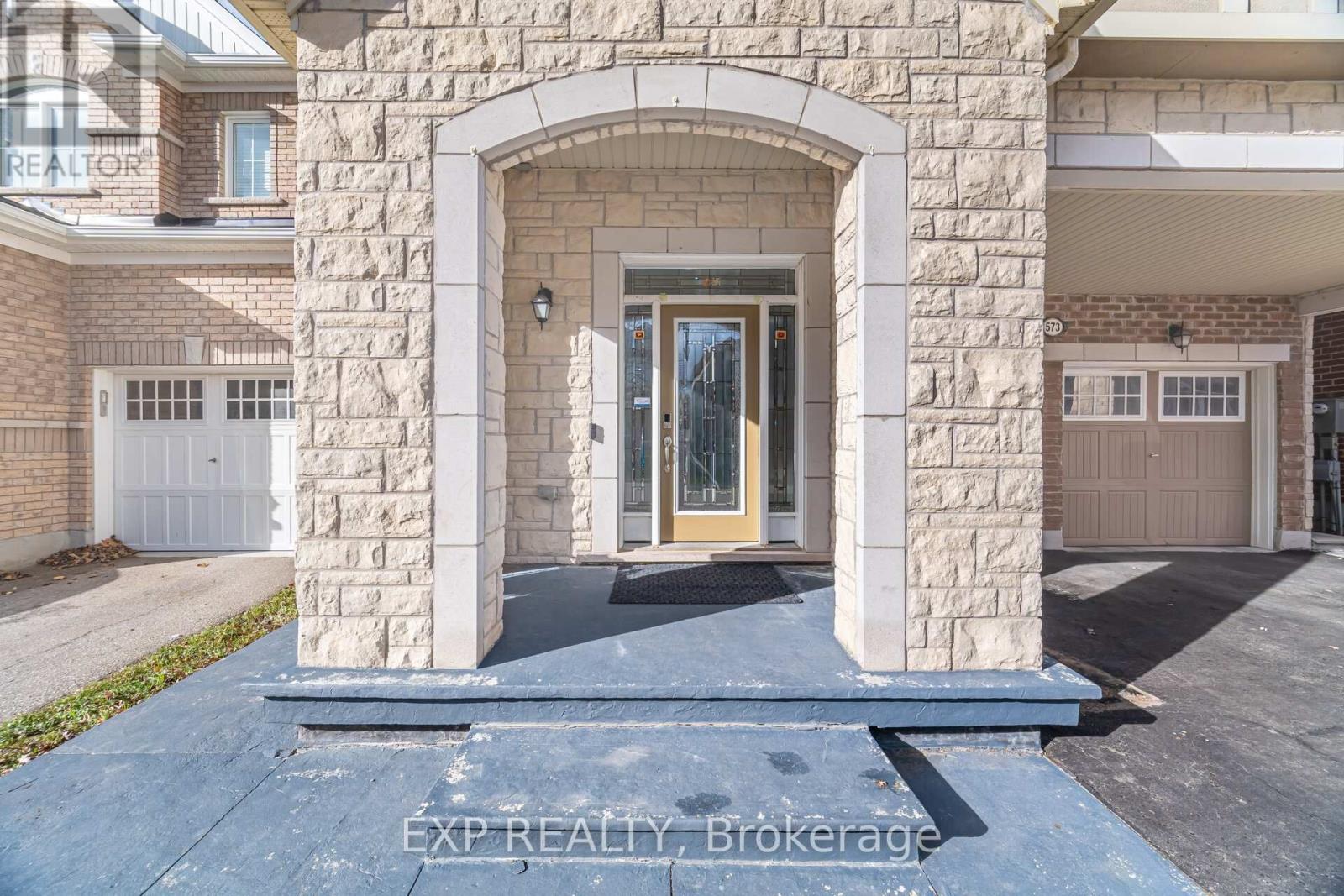 573 Langholm Street, Milton, Ontario  L9T 9A2 - Photo 5 - W12585474