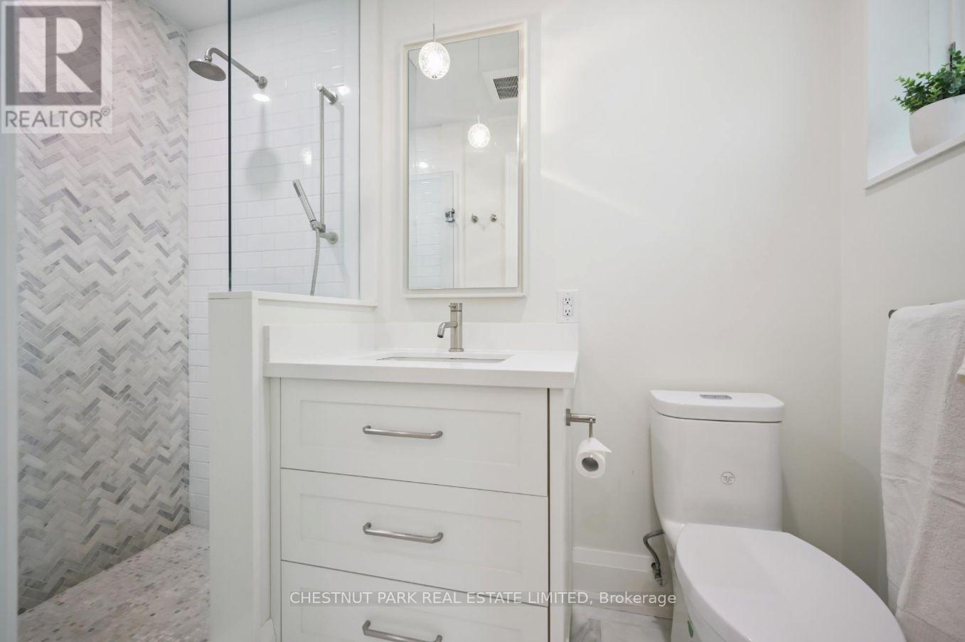 1632 Wedmore Way, Mississauga, Ontario  L5J 2J8 - Photo 27 - W12585518