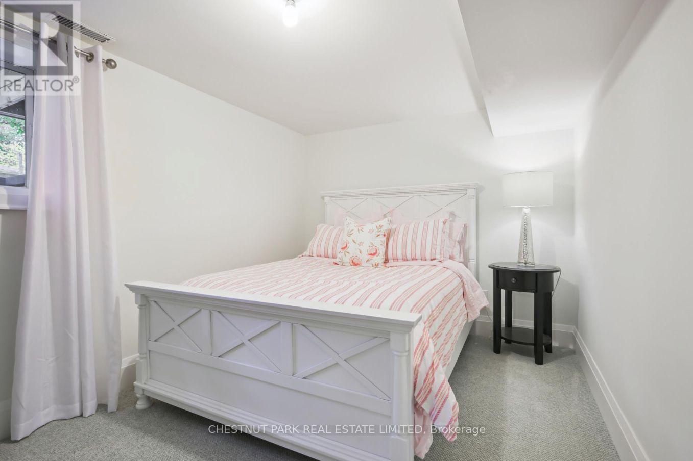 1632 Wedmore Way, Mississauga, Ontario  L5J 2J8 - Photo 36 - W12585518