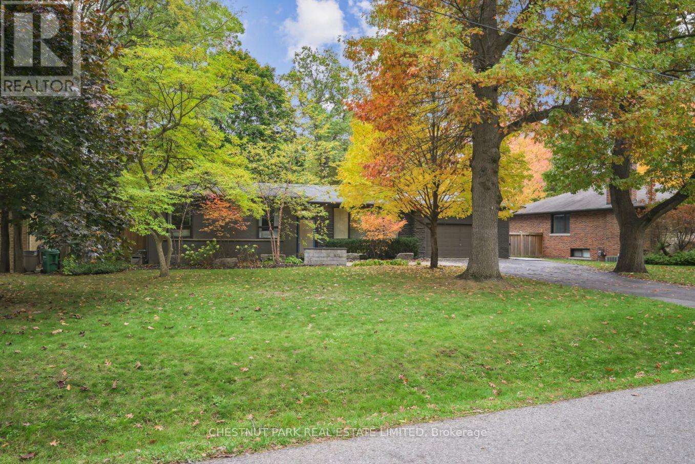 1632 Wedmore Way, Mississauga, Ontario  L5J 2J8 - Photo 4 - W12585518