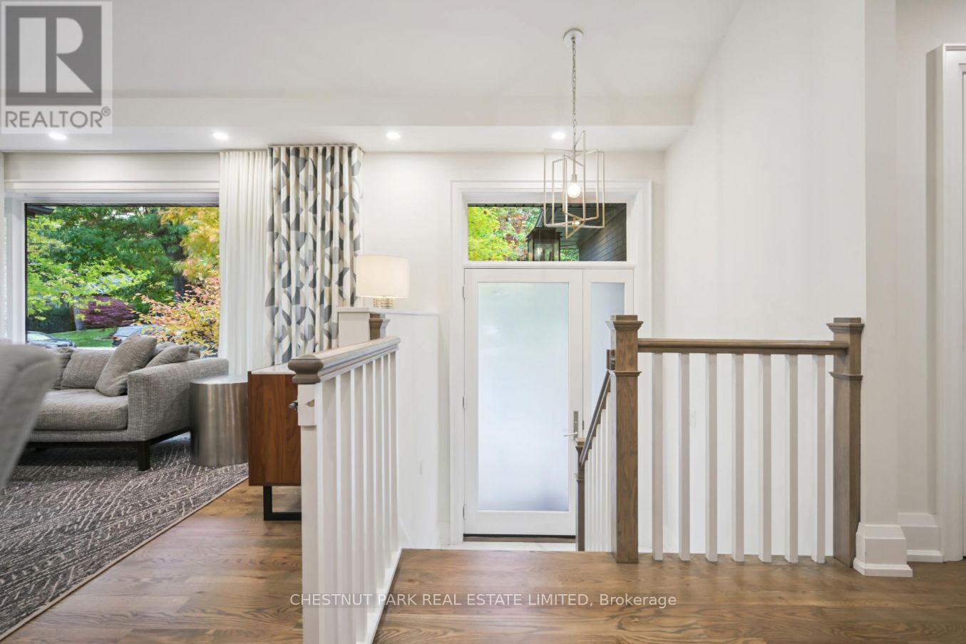 1632 Wedmore Way, Mississauga, Ontario  L5J 2J8 - Photo 7 - W12585518