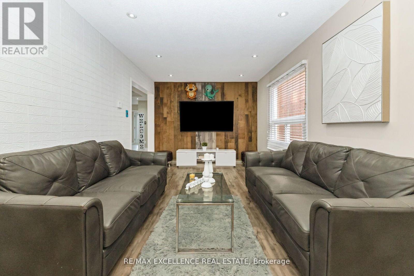 29 Faywood Drive, Brampton, Ontario  L6Y 4K3 - Photo 9 - W12585558