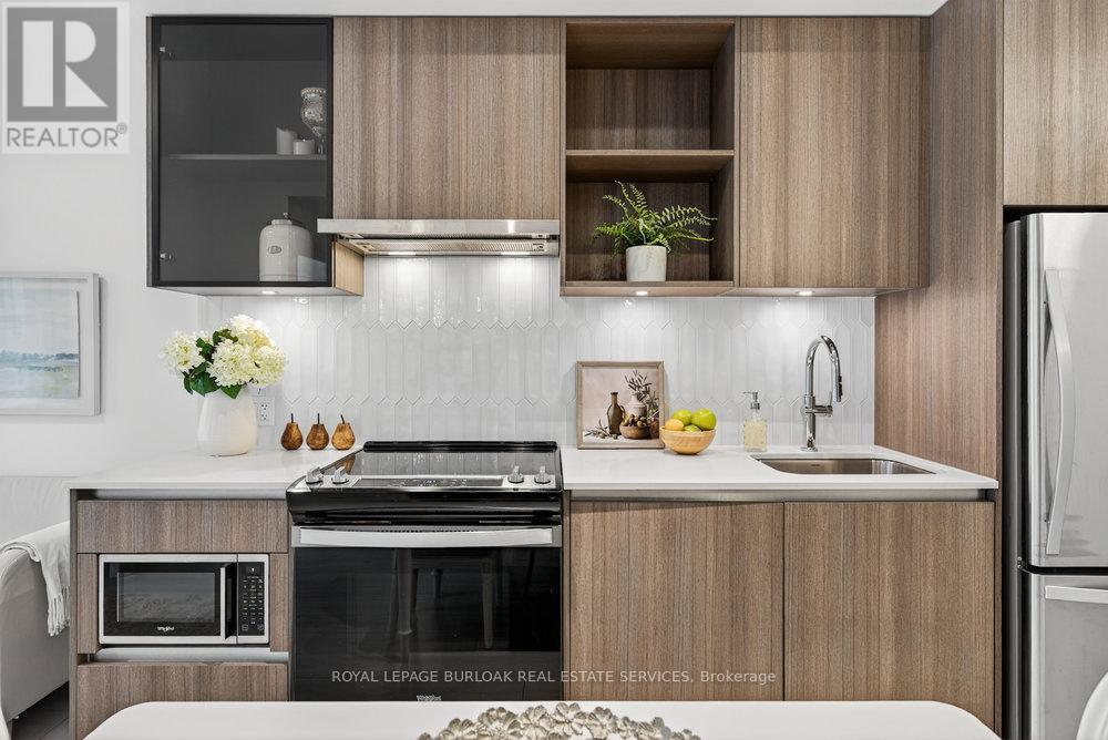 418 - 405 Dundas Street W, Oakville, Ontario  L6M 4M2 - Photo 10 - W12585560