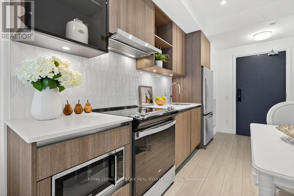 418 - 405 Dundas Street W, Oakville, Ontario  L6M 4M2 - Photo 12 - W12585560