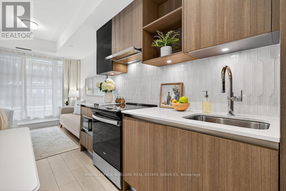 418 - 405 Dundas Street W, Oakville, Ontario  L6M 4M2 - Photo 13 - W12585560