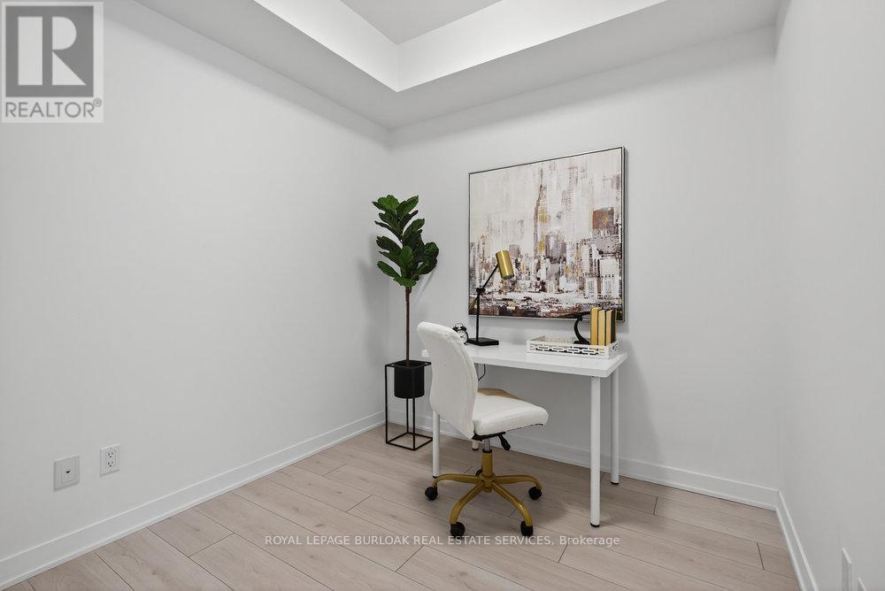 418 - 405 Dundas Street W, Oakville, Ontario  L6M 4M2 - Photo 17 - W12585560