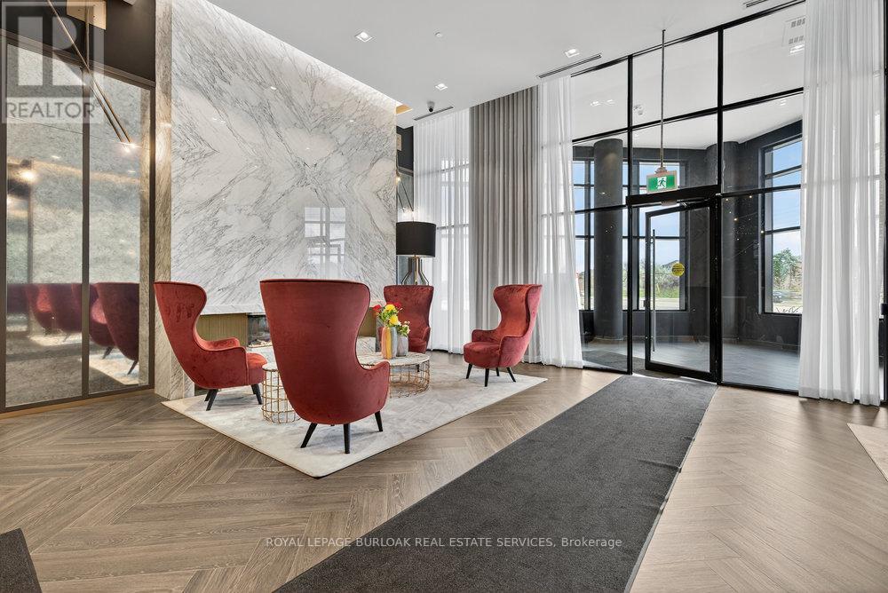 418 - 405 Dundas Street W, Oakville, Ontario  L6M 4M2 - Photo 5 - W12585560