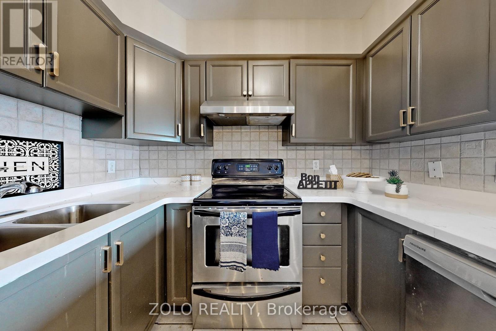 2 - 2333 Walker's Line, Burlington, Ontario  L7M 4T1 - Photo 11 - W12585584