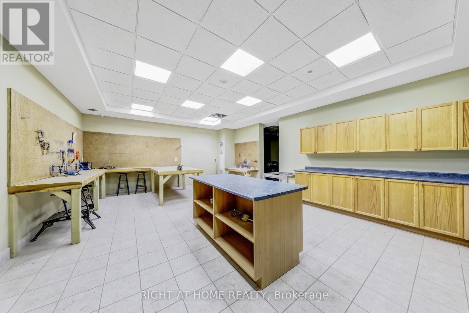 502 - 1140 Parkwest Place, Mississauga, Ontario  L5E 3K9 - Photo 23 - W12585602