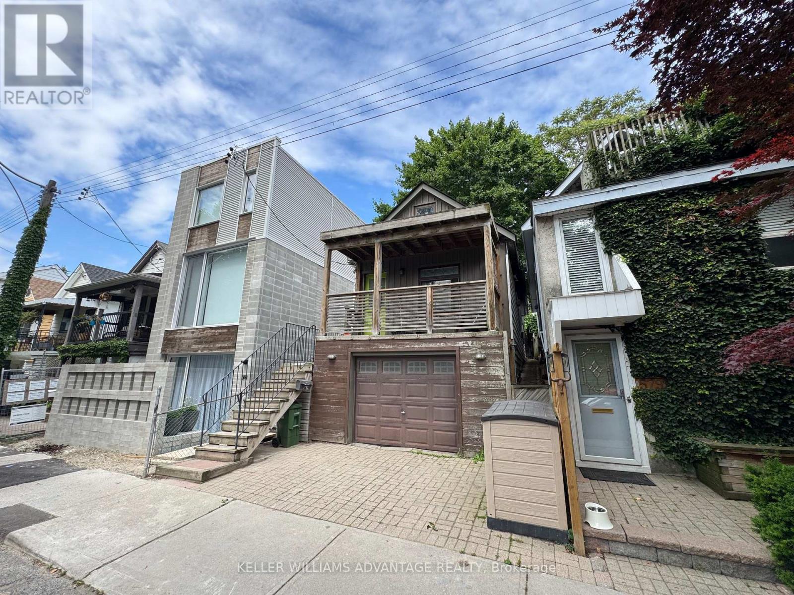 587 CRAVEN ROAD, Toronto, Ontario