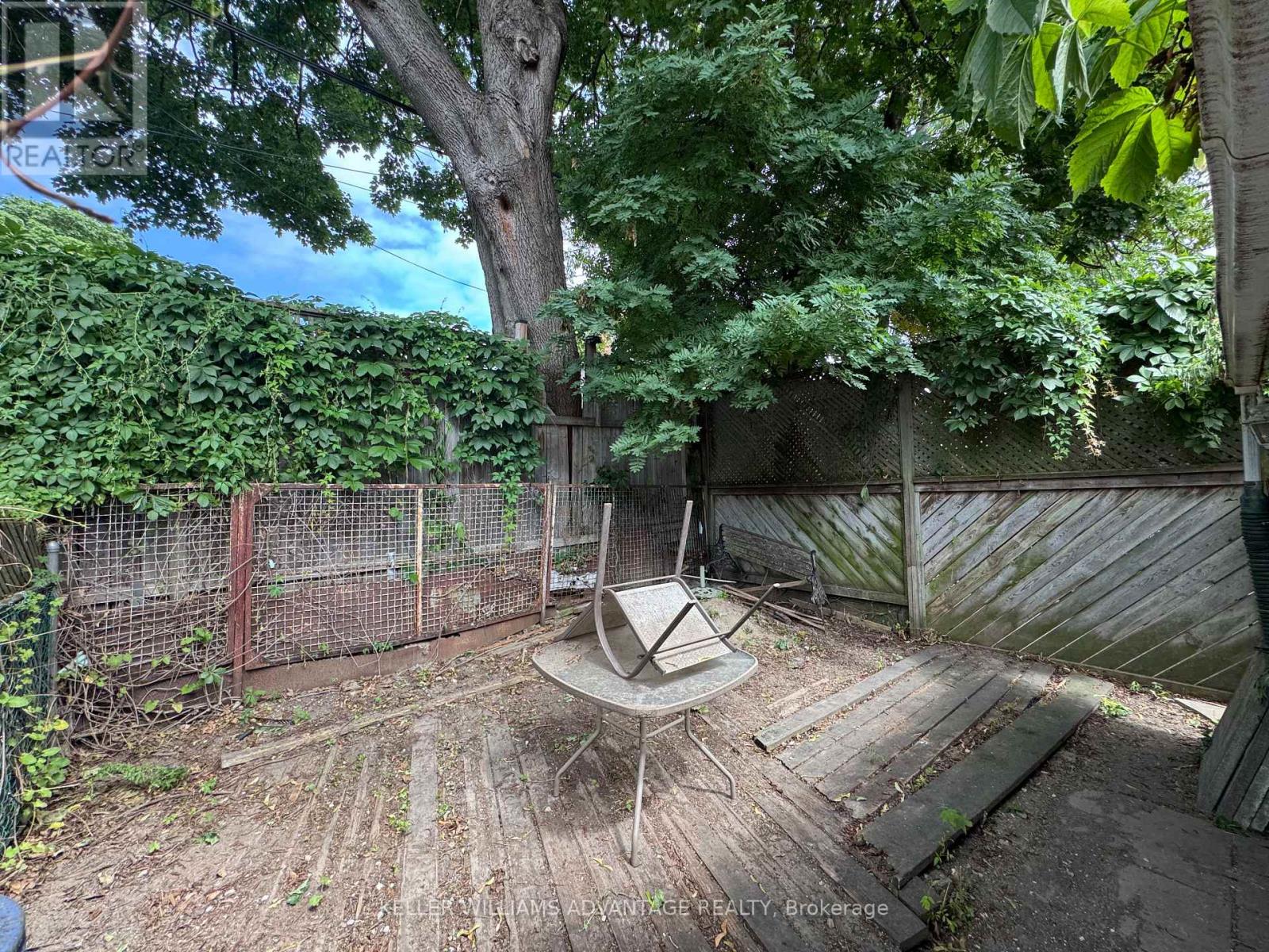 587 Craven Road, Toronto, Ontario  M4L 2Z6 - Photo 11 - E12527900