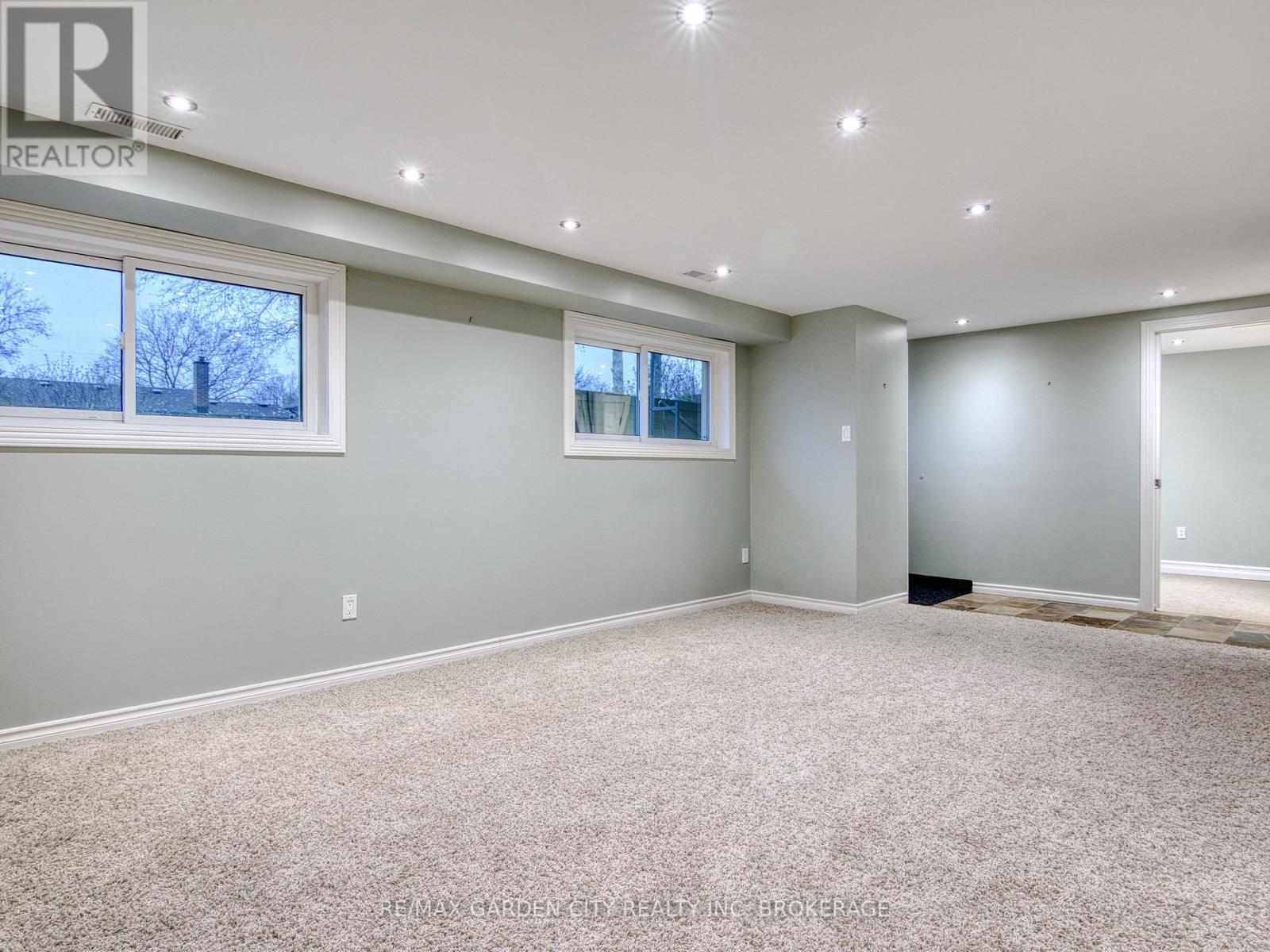 15 Black Friars Road, St. Catharines, Ontario  L2N 2M8 - Photo 25 - X12585608