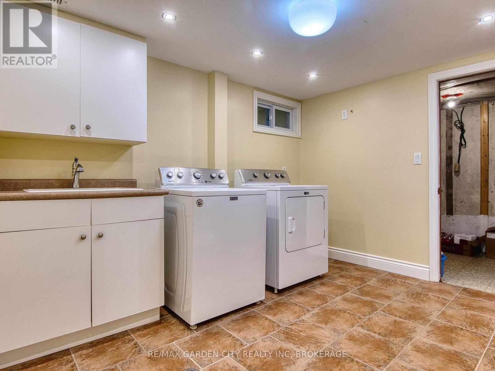 15 Black Friars Road, St. Catharines, Ontario  L2N 2M8 - Photo 32 - X12585608