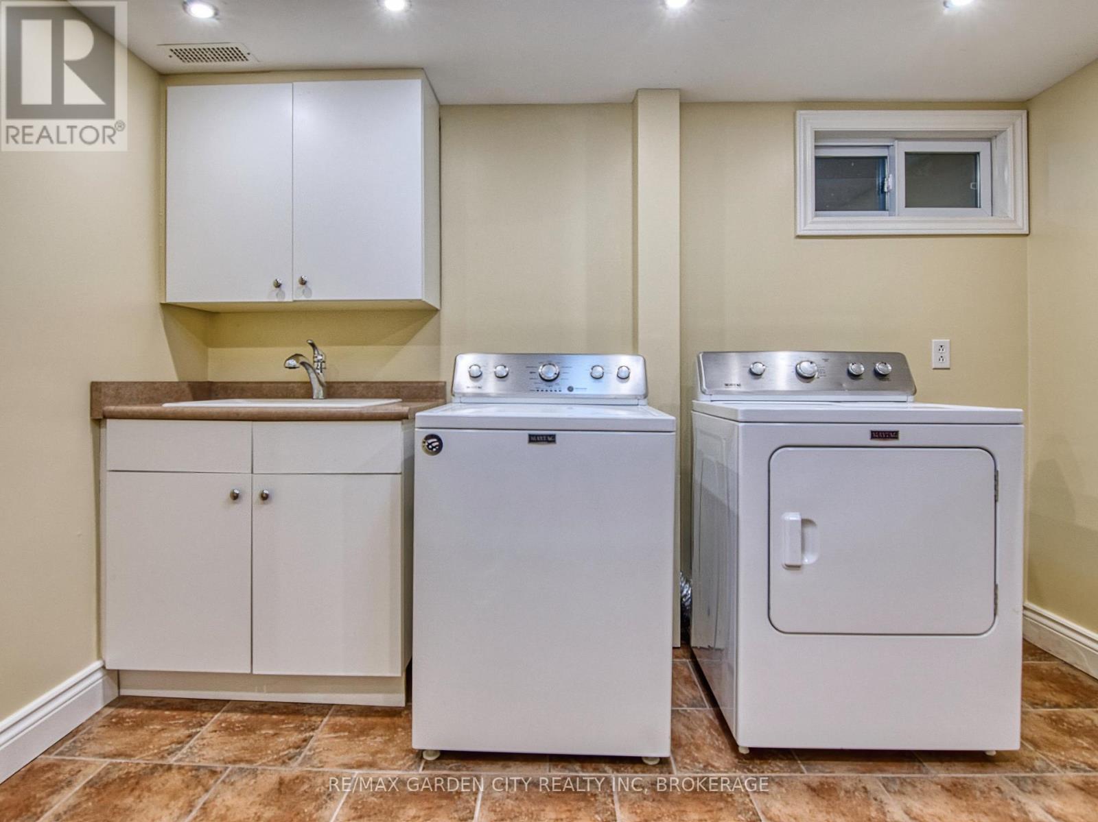 15 Black Friars Road, St. Catharines, Ontario  L2N 2M8 - Photo 33 - X12585608