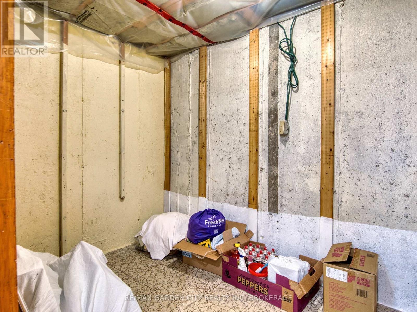 15 Black Friars Road, St. Catharines, Ontario  L2N 2M8 - Photo 34 - X12585608