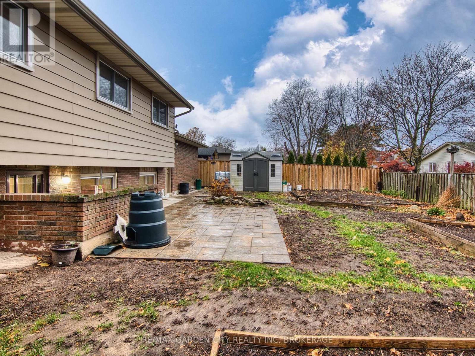 15 Black Friars Road, St. Catharines, Ontario  L2N 2M8 - Photo 43 - X12585608