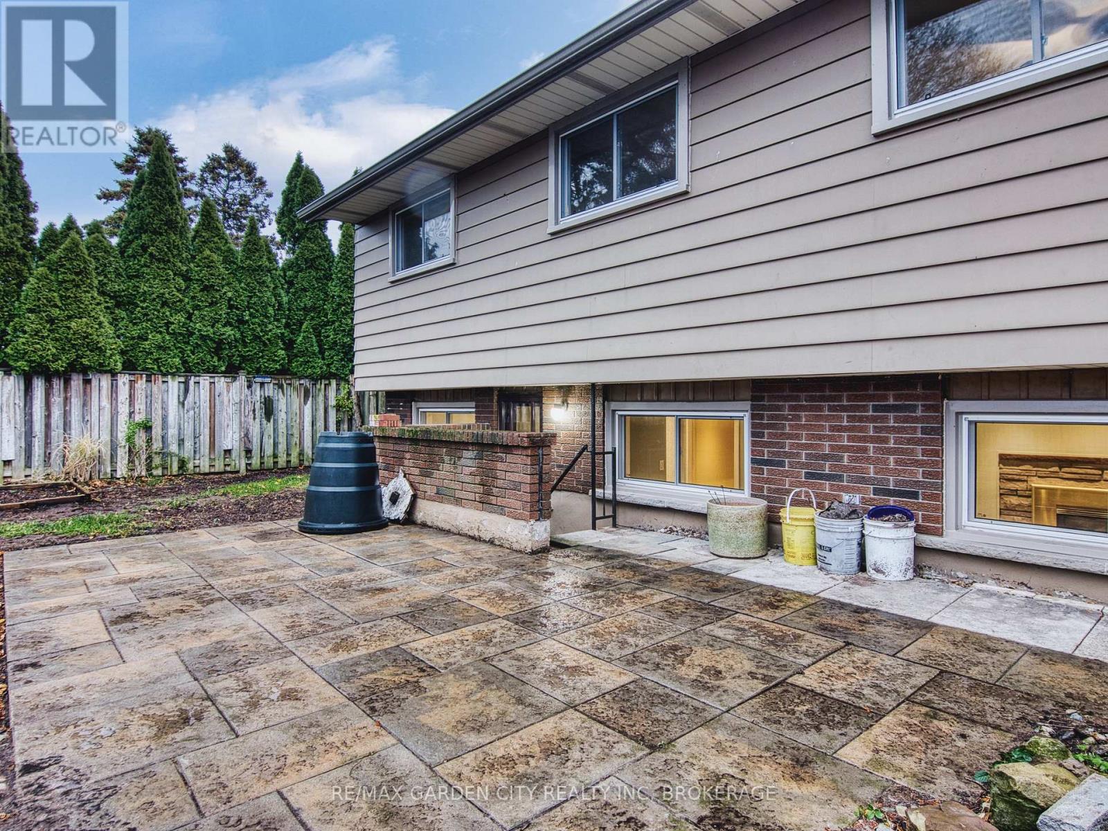 15 Black Friars Road, St. Catharines, Ontario  L2N 2M8 - Photo 44 - X12585608