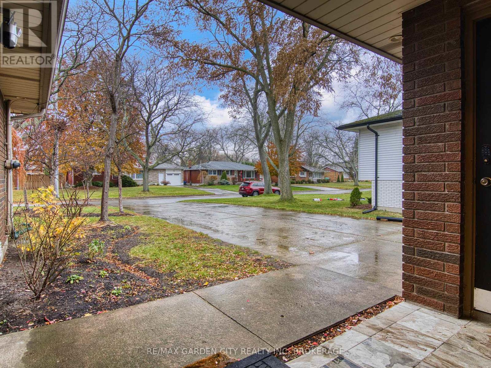 15 Black Friars Road, St. Catharines, Ontario  L2N 2M8 - Photo 45 - X12585608