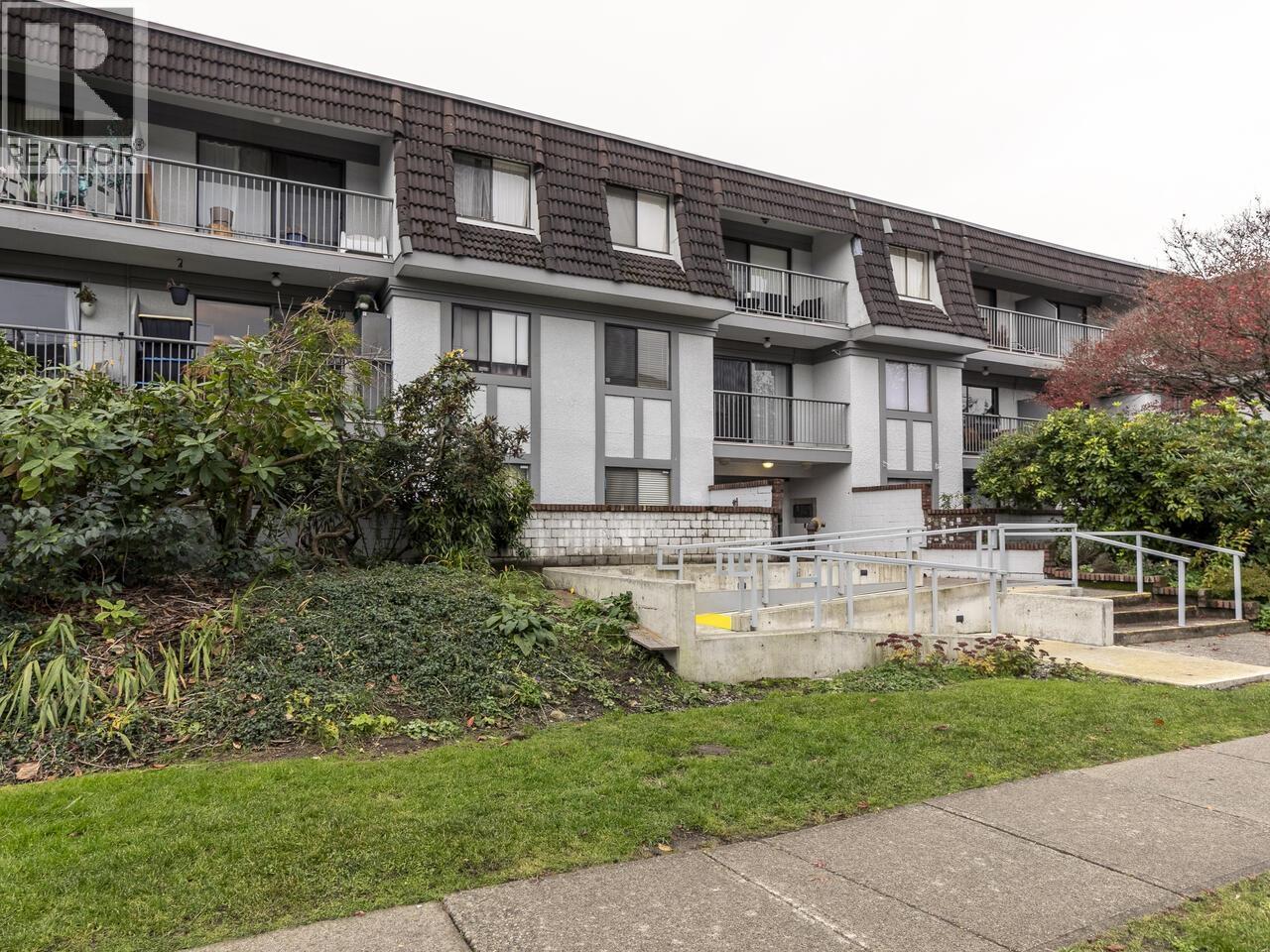 208 275 W 2ND STREET, north vancouver, British Columbia
