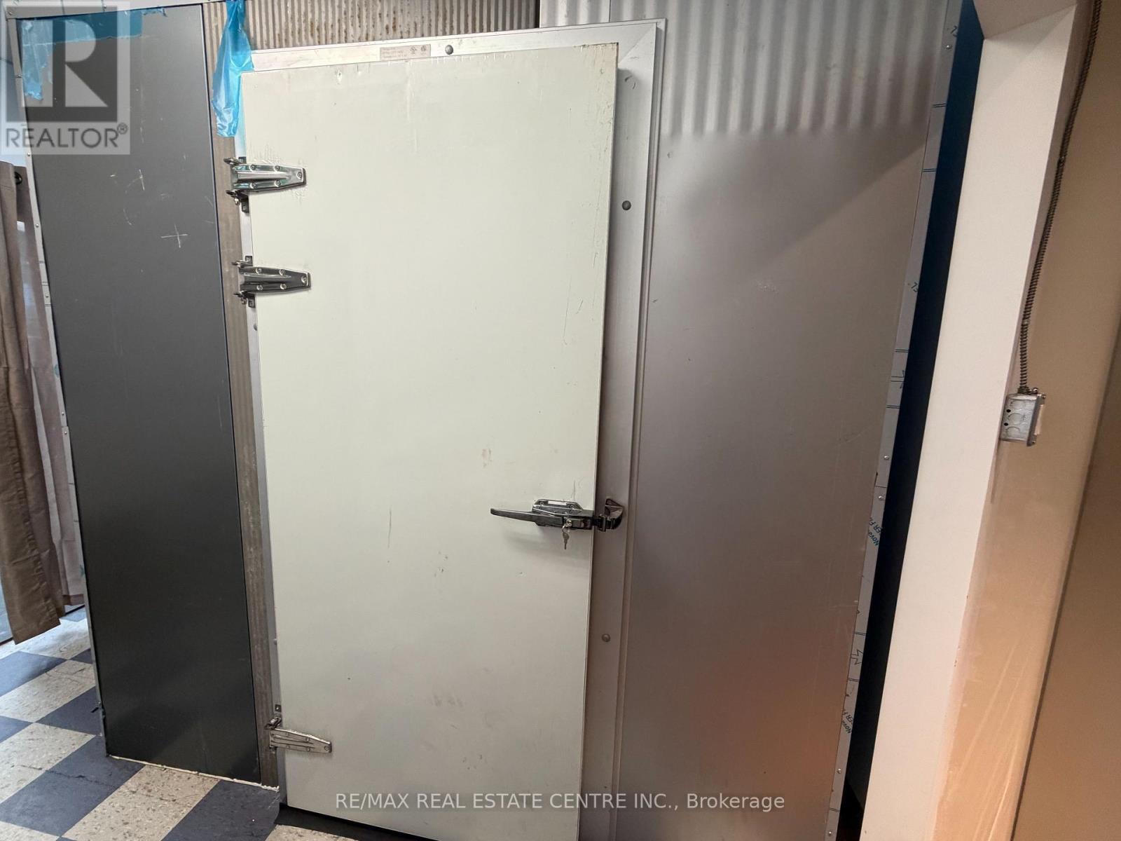 815 Weber Street E, Kitchener, Ontario  N2H 1H5 - Photo 22 - X12585456