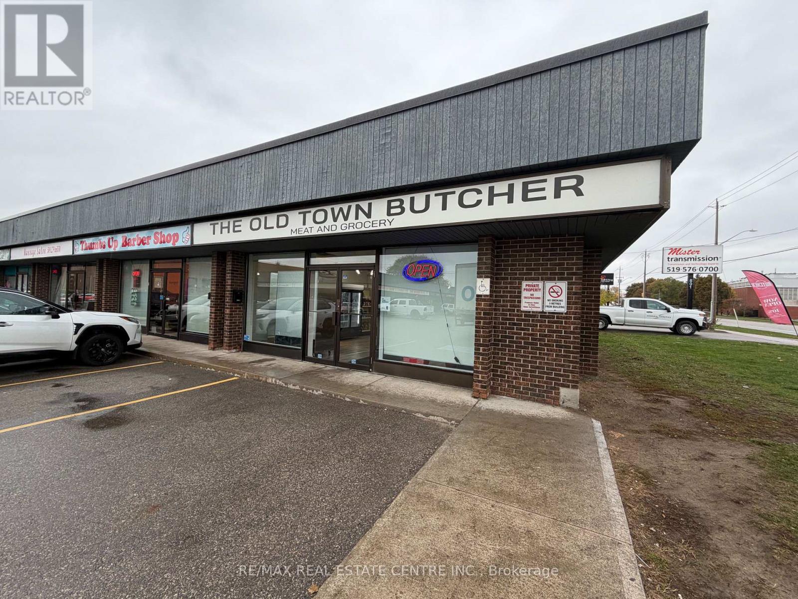 815 Weber Street E, Kitchener, Ontario  N2H 1H5 - Photo 4 - X12585456