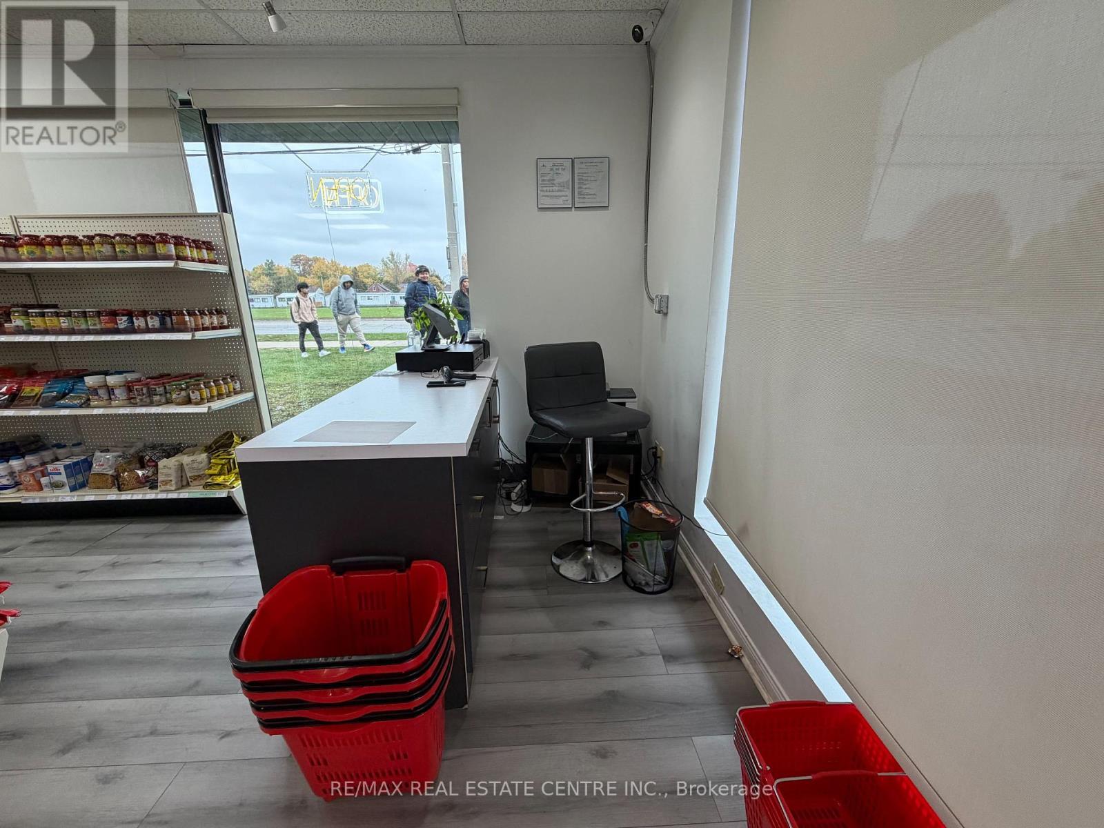 815 Weber Street E, Kitchener, Ontario  N2H 1H5 - Photo 8 - X12585456