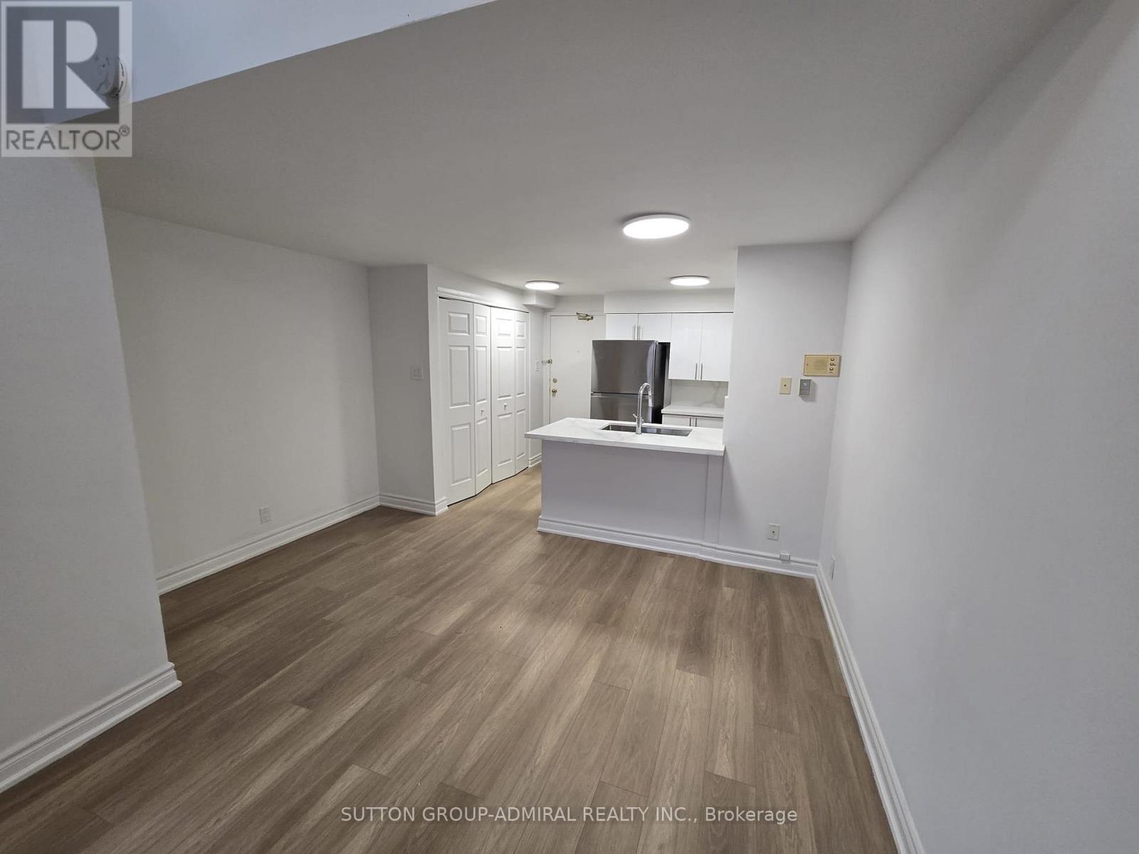 56 - 41 Valleyview Road, Kitchener, Ontario  N2E 3H9 - Photo 5 - X12585498