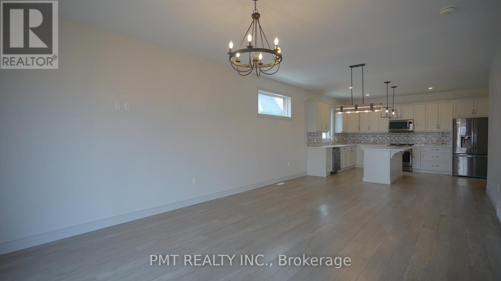 89 Sanders Crescent, Tillsonburg, Ontario  N4G 0B1 - Photo 2 - X12585562